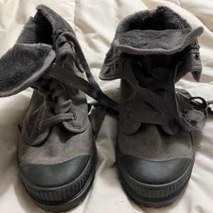 Very G fur lined shoes